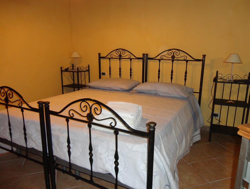 Casa Vacanze Caccamo Santa Lucia Habitación foto